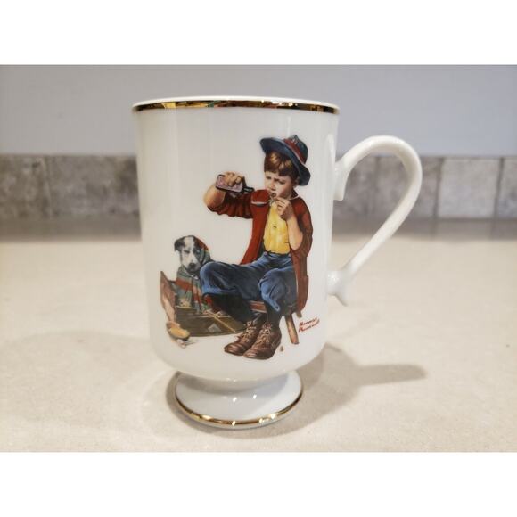 The Danbury Mint/ Norman Rockwell Gold Rim Friend in Need 1981 Mug Cup - Picture 1 of 9